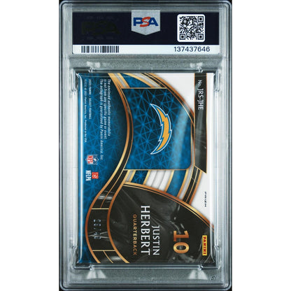 2020 Panini Select Jumbo RC Sig. Swatch Prizm Justin Herbert JMB. RK. SIG.PSA 8